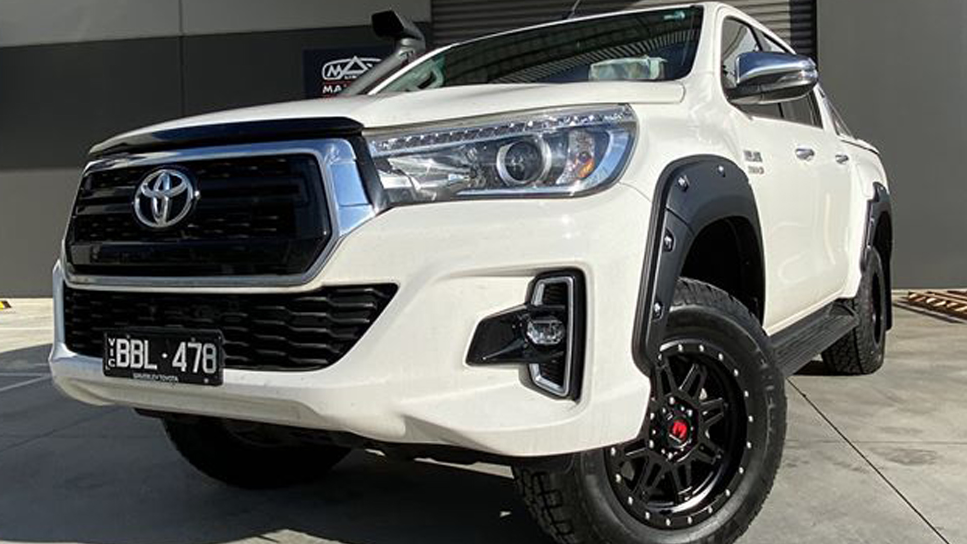 คิ้วล้อ มาดเข้ม แมกซ์ เฟนเดอร์ แฟลร์ ( MAXFENDER FLARES)