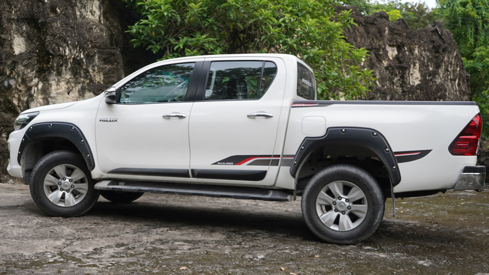 คิ้วล้อ มาดเข้ม แมกซ์ เฟนเดอร์ แฟลร์ ( MAXFENDER FLARES)